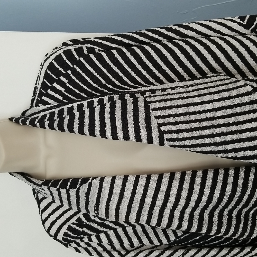 Chico's Travelers Black & White Jacket Size L/12 (Chico's 2) - Picture 2 of 9